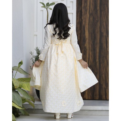 فستان بناتي أصفر مرصع باللؤلؤ والورود | قصة هاي لو مع ذيل - 1185 فستان بناتي أصفر مرصع باللؤلؤ والورود | قصة هاي لو مع ذيل - 1185