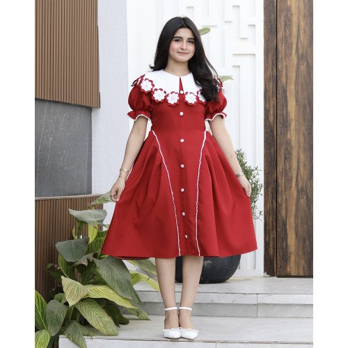 فستان بناتي أحمر مرصع بالفصوص وأزرار أمامية | ألوان (أحمر، عودي) - 1176