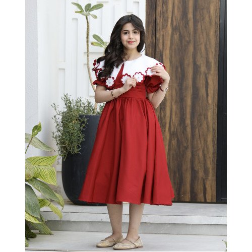 فستان بناتي أحمر مرصع بياقة "دلعة" وخصر طبقات | ألوان (أحمر، عودي) - 1166 فستان بناتي أحمر مرصع بياقة "دلعة" وخصر طبقات | ألوان (أحمر، عودي) - 1166