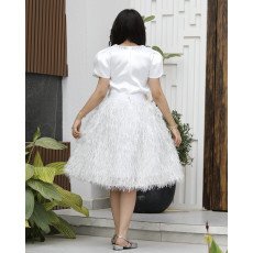 طقم بناتي تيور ريش فضي وبلوزة بأكمام مبتكرة واكسسوار رقبة - m3792