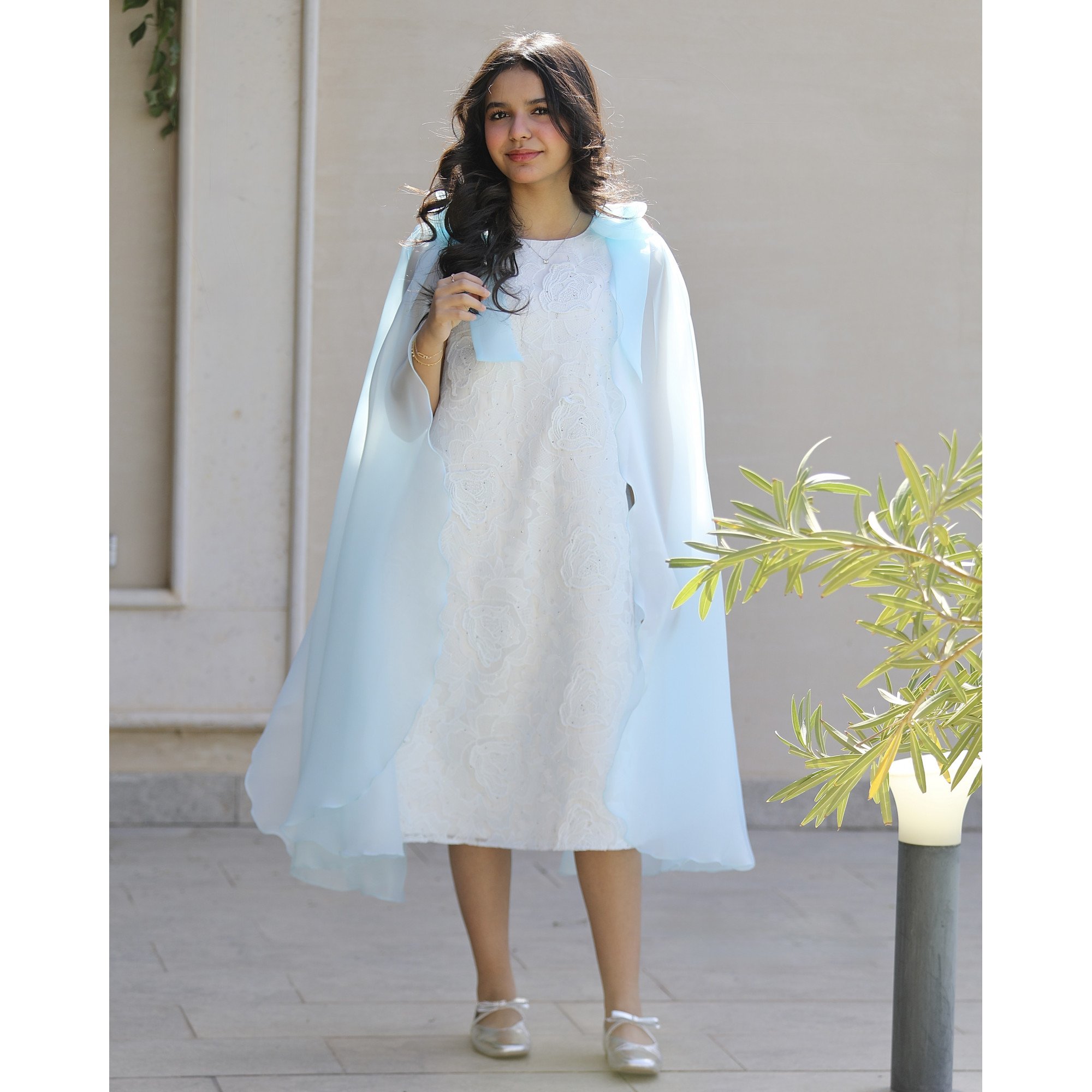 فستان بناتي مطرز ورود كبيرة وفيونكات فراشة سماويه | تصميم ملكي - 1201