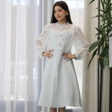 فستان بناتي سماوي بنقوش وكلفة بيضاء وأكمام شفافة | ألوان (سماوي، كريمي) - kj2101