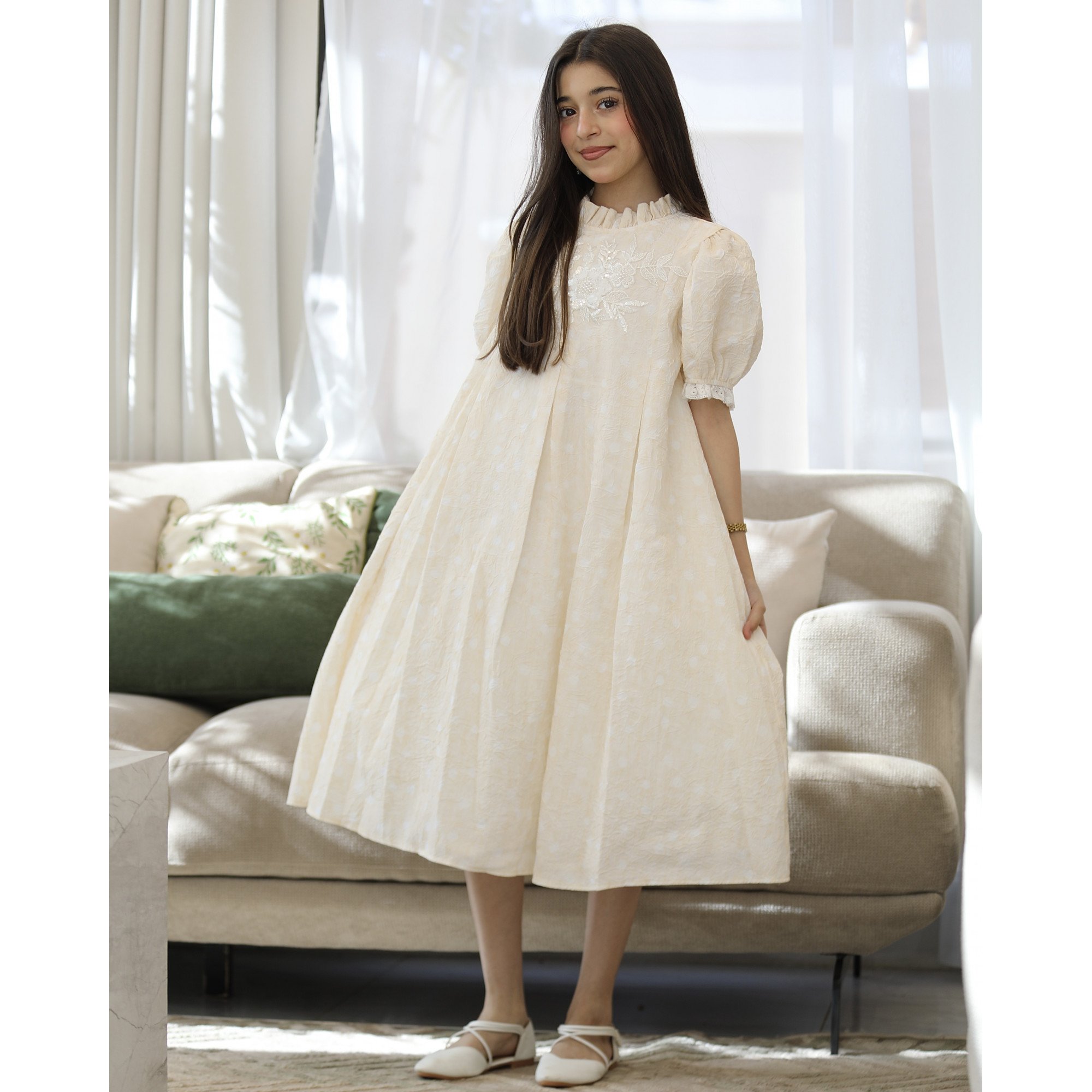 فستان بناتي سكري مطرز بالورود وياقة كشكشة | تصميم كلوش كسرات - kj2105