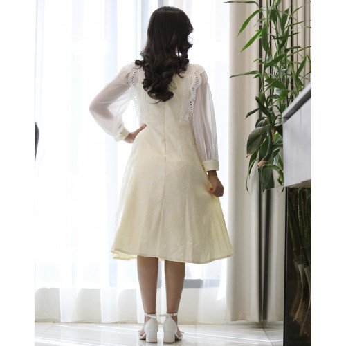 فستان بناتي كريمي بنقوش وكلفة بيضاء وأكمام شفافة | ألوان (سماوي، كريمي) - kj2101