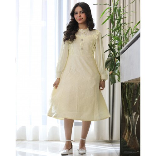 فستان بناتي ليموني بنقوش وكلفة بيضاء وأكمام شفافة - kj2100