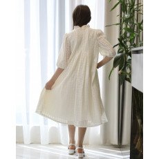 فستان بناتي أوف وايت قماش شبك مطرز بزهور بارزة | تصميم كشكشة وطبقات كلوش - kj2106