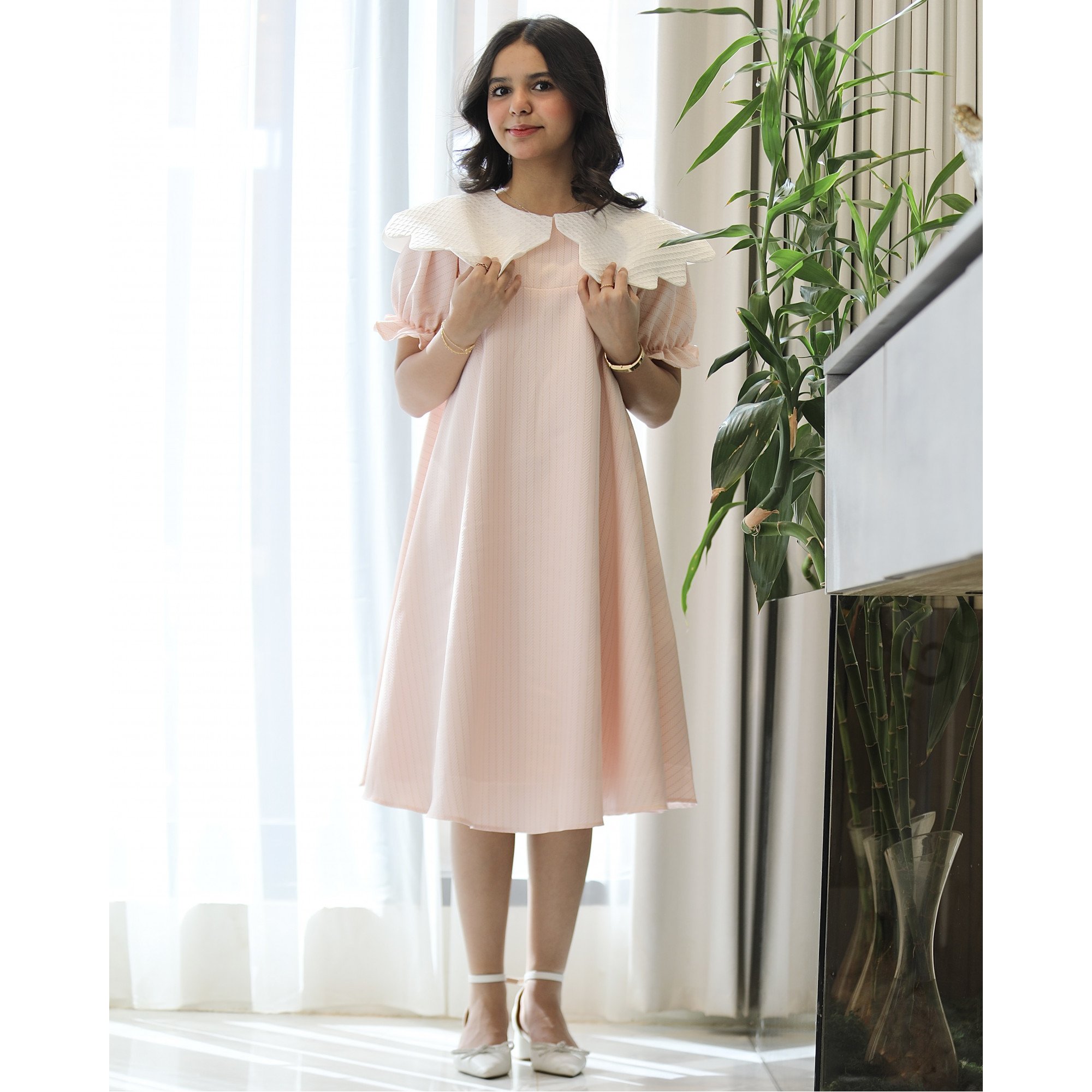 فستان بناتي مخطط بتصميم خصر مفتوح ودلعة بيضاء راقية - 1226