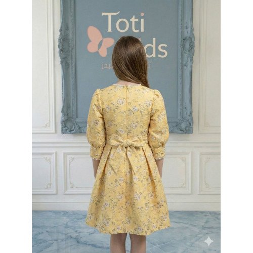 فستان بناتي أصفر مشجر بياقة لؤلؤ وكسرات راقية - 1130 فستان بناتي أصفر مشجر بياقة لؤلؤ وكسرات راقية - 1130