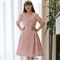 فستان بناتي بنقوش وأكمام فراشة مرصعة باللؤلؤ | لون لحمي واصفر - kj2103 فستان بناتي بنقوش وأكمام فراشة مرصعة باللؤلؤ | لون لحمي واصفر - kj2103