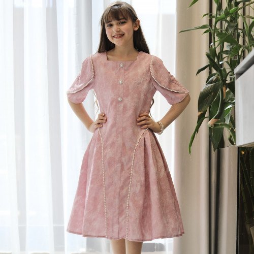 فستان بناتي بنقوش وأكمام فراشة مرصعة باللؤلؤ | لون لحمي واصفر - kj2103