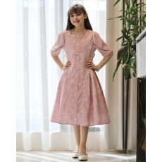 فستان بناتي بنقوش وأكمام فراشة مرصعة باللؤلؤ | لون لحمي واصفر - kj2103 فستان بناتي بنقوش وأكمام فراشة مرصعة باللؤلؤ | لون لحمي واصفر - kj2103