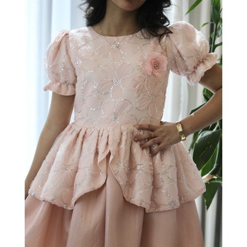 فستان بناتي مطرز بوردة بارزة على الصدر وأكمام منفوشة - 1218 فستان بناتي مطرز بوردة بارزة على الصدر وأكمام منفوشة - 1218