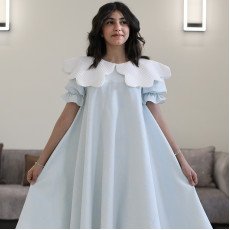 فستان بناتي سماوي مشجر ورود بتصميم خصر مفتوح ودلعة بيضاء - 1200 فستان بناتي سماوي مشجر ورود بتصميم خصر مفتوح ودلعة بيضاء - 1200