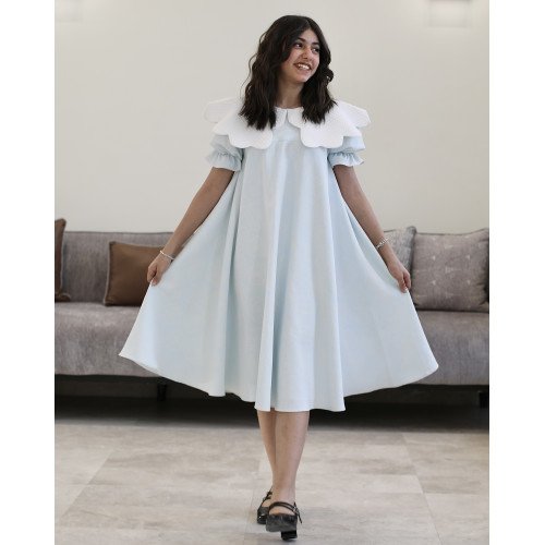 فستان بناتي سماوي مشجر ورود بتصميم خصر مفتوح ودلعة بيضاء - 1200 فستان بناتي سماوي مشجر ورود بتصميم خصر مفتوح ودلعة بيضاء - 1200