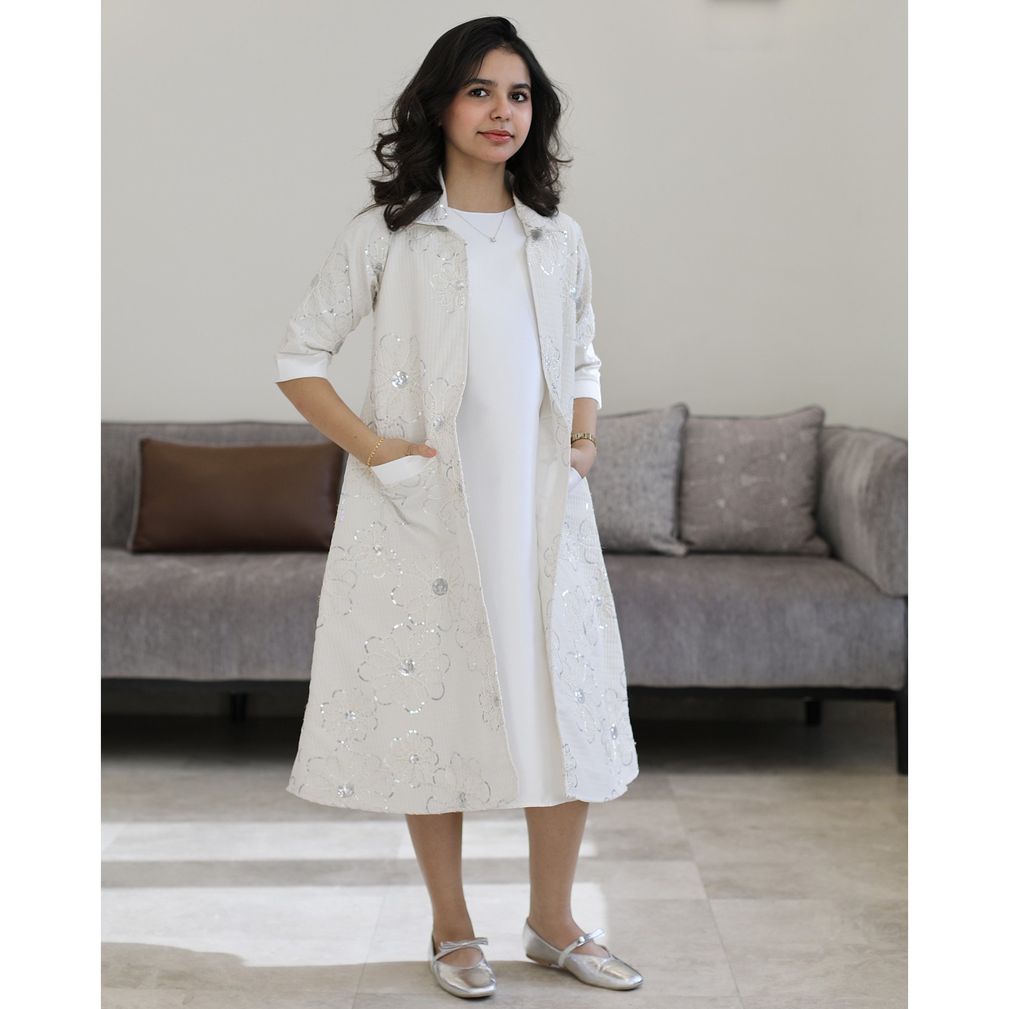 طقم بناتي سكري وجاكيت مطرز بجيوب جانبية | تصميم ملكي - 1194