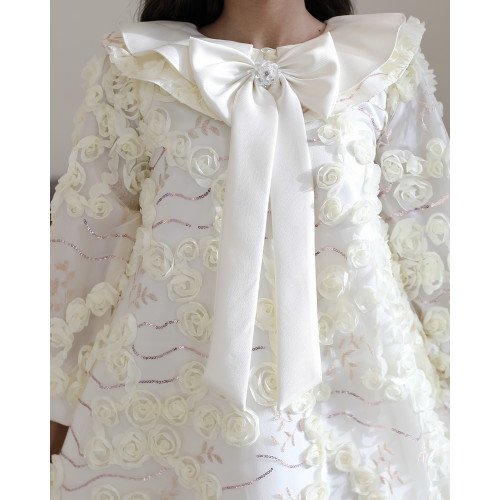 فستان بناتي أوف وايت مطرز ورود بارزة بفيونكة رقبة ملكية - 1224