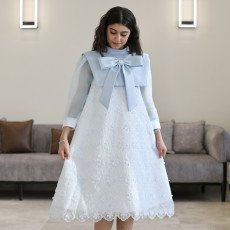 فستان بناتي سماوي مطرز تشجيرة ودلعه بفيونكة رقبة وقصة نص كلوش - 1199