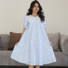 فستان بناتي سماوي مطرز مشجر بياقة فراشة ملكية وقصة كلوش - 1219