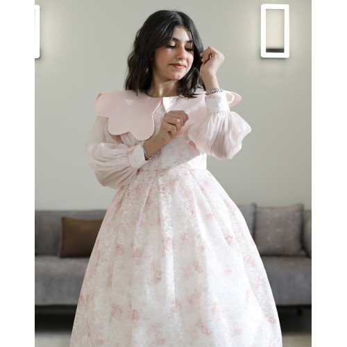 فستان بناتي مشجر وردي بياقة "دلعة" وأكمام شفافة بأزرار - M3810 فستان بناتي مشجر وردي بياقة "دلعة" وأكمام شفافة بأزرار - M3810