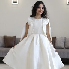 فستان بناتي سهرة ساتان أوف وايت بجاكيت (كاب) مرصع بالإكسسوار - M3804 فستان بناتي سهرة ساتان أوف وايت بجاكيت (كاب) مرصع بالإكسسوار - M3804