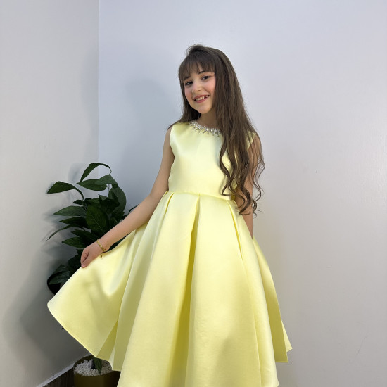 فستان سهرة ميكادو ليموني فاخر | ذيل مرصع وقصة ظهر مميزة مع فيونكة - m3778