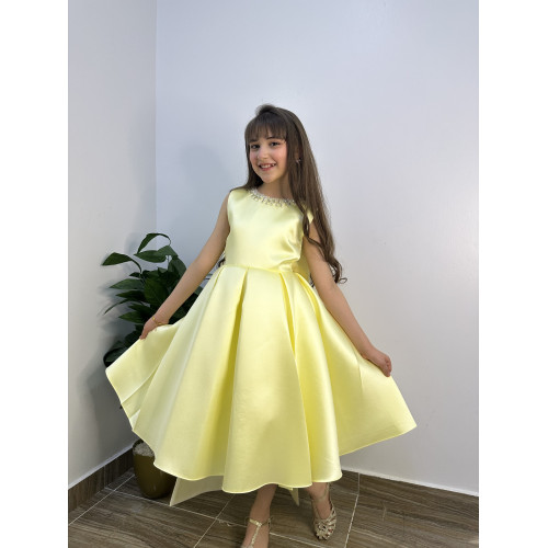 فستان سهرة ميكادو ليموني فاخر | ذيل مرصع وقصة ظهر مميزة مع فيونكة - m3778