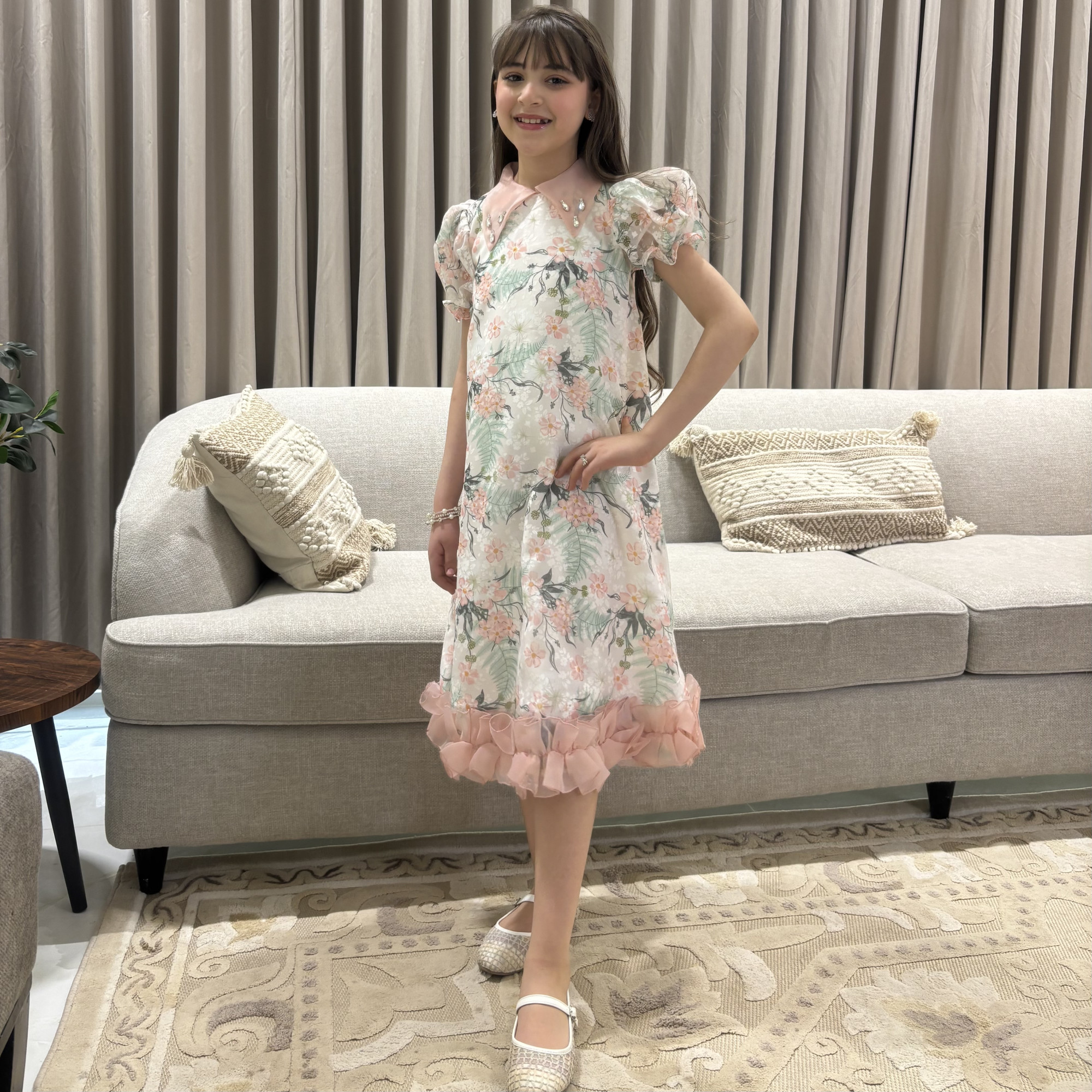 فستان بناتي مشجر زهور بياقة مرصعة بالكريستال وكشكشة سفلية - M3812