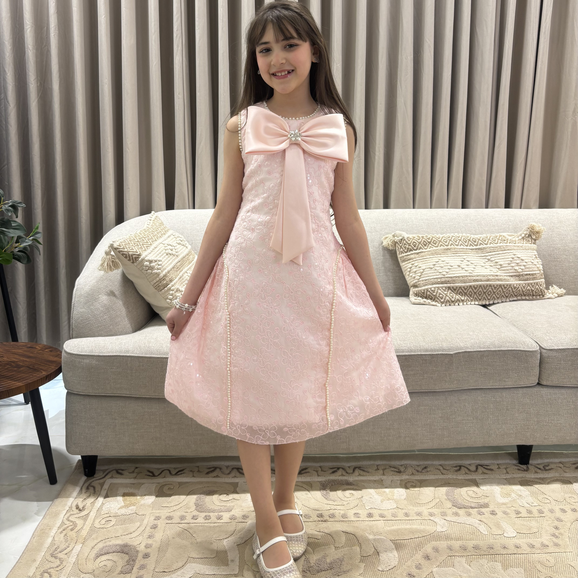 فستان بناتي وردي بفيونكة صدر ضخمة وتطريز لؤلؤ ملكي - M3880