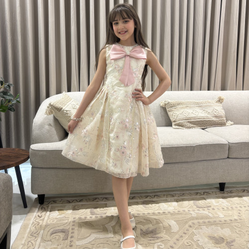 فستان بناتي سكري مطرز بفيونكة صدر وردية وتطريز لؤلؤ ملكي - M3893