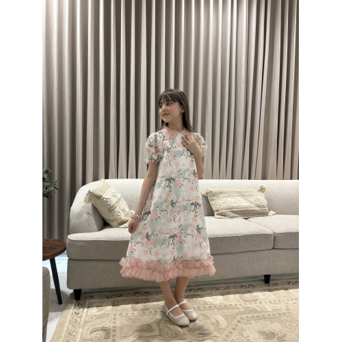 فستان بناتي مشجر زهور بياقة مرصعة بالكريستال وكشكشة سفلية - M3812