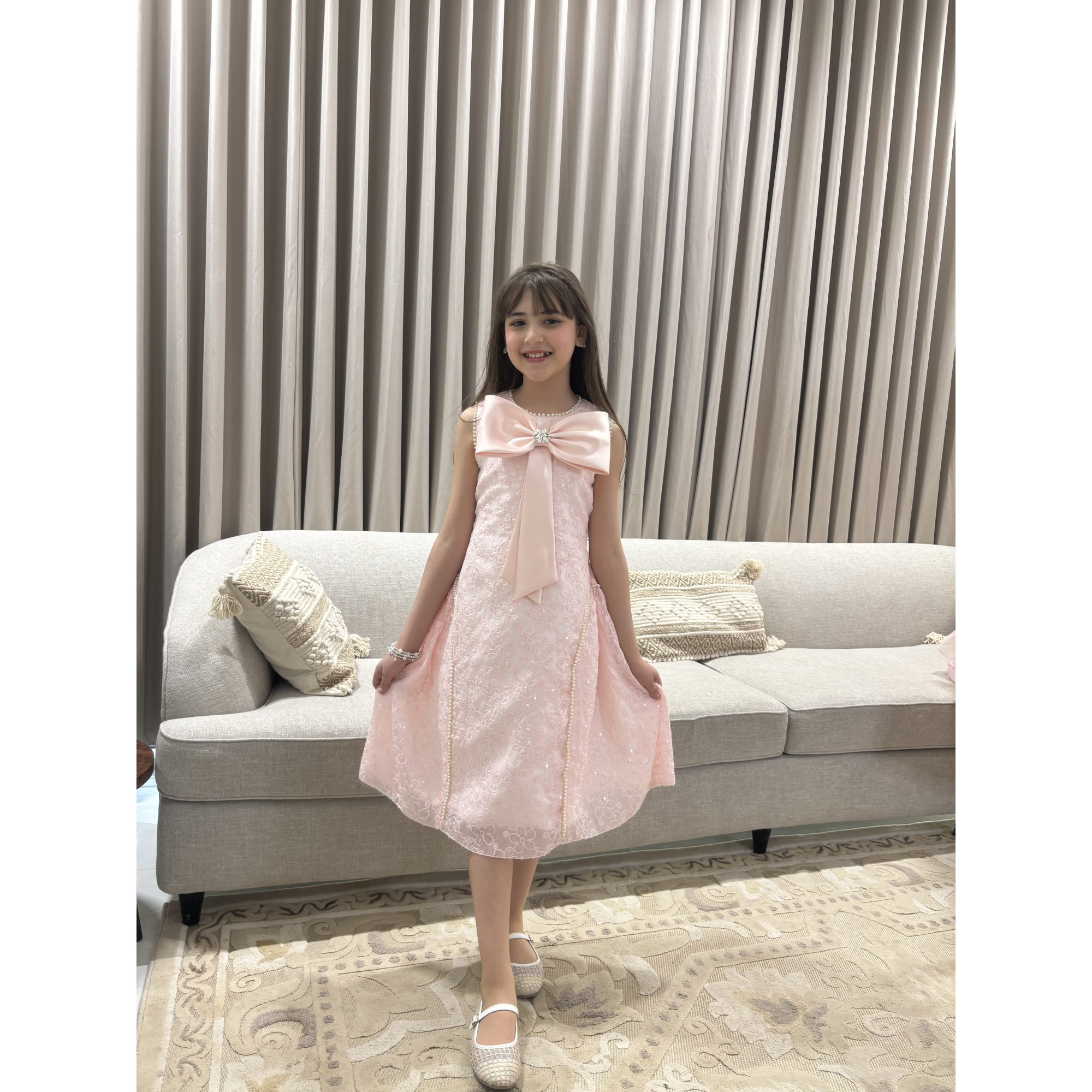فستان بناتي وردي بفيونكة صدر ضخمة وتطريز لؤلؤ ملكي - M3880