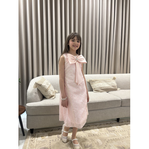 فستان بناتي وردي بفيونكة صدر ضخمة وتطريز لؤلؤ ملكي - M3880