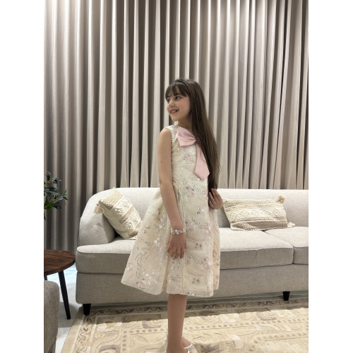 فستان بناتي سكري مطرز بفيونكة صدر وردية وتطريز لؤلؤ ملكي - M3893