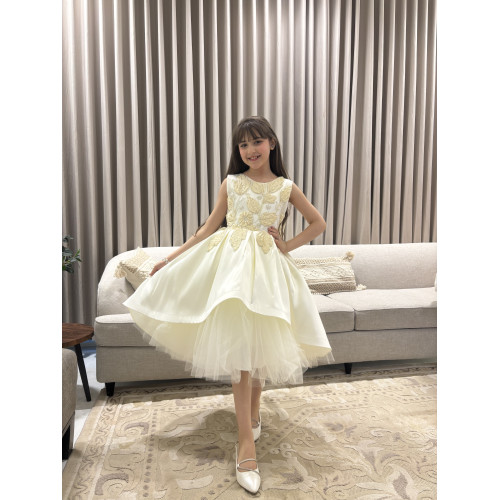 فستان بناتي سهرة أوف وايت مطرز بأوراق ذهبية وطبقات تل منفوشة - 1056 فستان بناتي سهرة أوف وايت مطرز بأوراق ذهبية وطبقات تل منفوشة - 1056