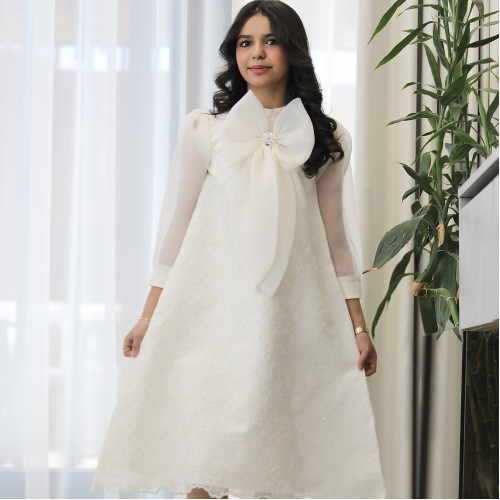 فستان بناتي دانتيل أبيض بفيونكة صدر مرصعة وأكمام شيفون شفافة - 1205