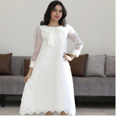 فستان بناتي دانتيل أبيض بياقة فيونكة ,مرصع باللؤلؤ وأكمام شفافة - 1206