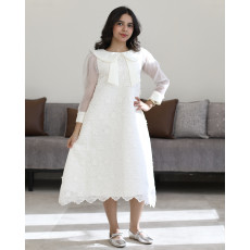 فستان بناتي دانتيل أبيض بياقة فيونكة ,مرصع باللؤلؤ وأكمام شفافة - 1206