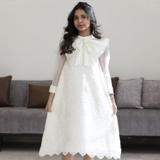 فستان بناتي دانتيل أبيض بفيونكة رقبة ضخمة وأكمام شفافة طويلة - 1207