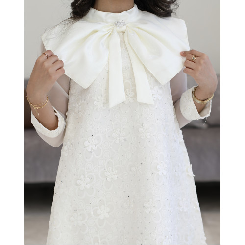 فستان بناتي دانتيل أبيض بفيونكة رقبة ضخمة وأكمام شفافة طويلة - 1207