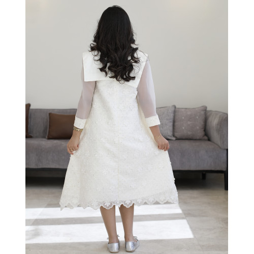 فستان بناتي دانتيل أبيض بفيونكة رقبة ضخمة وأكمام شفافة طويلة - 1207