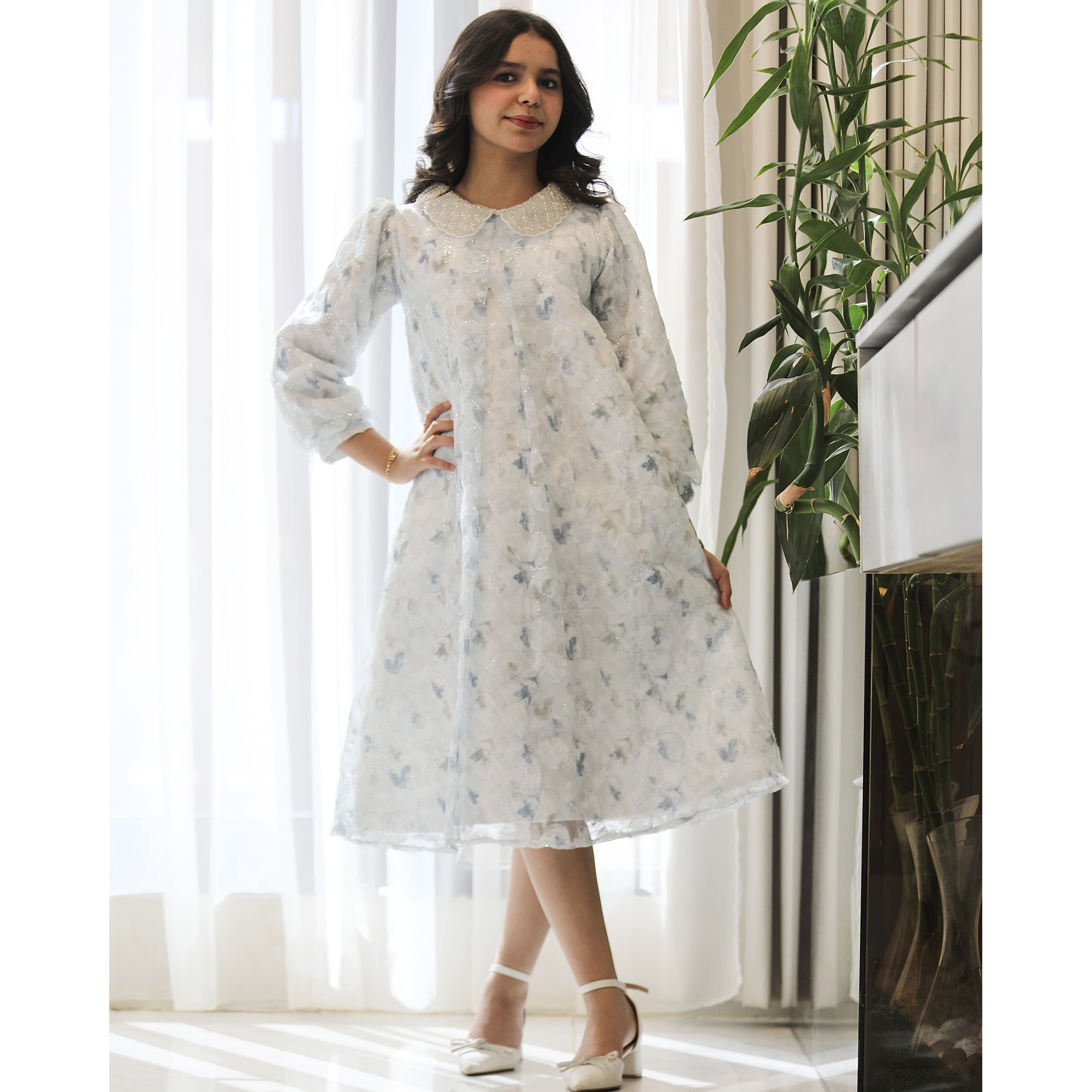 فستان بناتي مرصع بلمعة بياقة كريستال فاخرة وأكمام محيرة - 1217