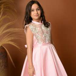 فستان بناتي سهرة أنيق باللون الوردي بنقشة ورود - 706 فستان بناتي سهرة أنيق باللون الوردي بنقشة ورود - 706