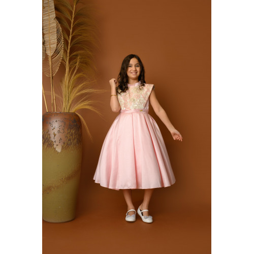 فستان بناتي سهرة أنيق باللون الوردي بنقشة ورود - 706 فستان بناتي سهرة أنيق باللون الوردي بنقشة ورود - 706