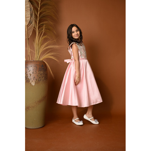 فستان بناتي سهرة أنيق باللون الوردي بنقشة ورود - 706 فستان بناتي سهرة أنيق باللون الوردي بنقشة ورود - 706