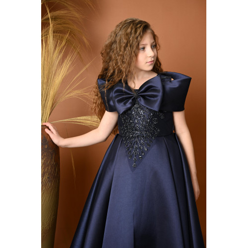 فستان سهرة منفوش بذيل مع فيونكة وتطريز على الصدر - 814 فستان سهرة منفوش بذيل مع فيونكة وتطريز على الصدر - 814