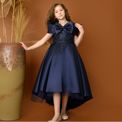 فستان سهرة منفوش بذيل مع فيونكة وتطريز على الصدر - 814 فستان سهرة منفوش بذيل مع فيونكة وتطريز على الصدر - 814