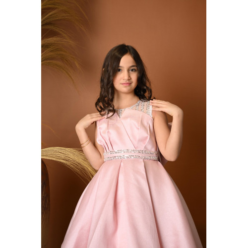 فستان بناتي سهرة إطلالة الأميرات ذيل مرصع وفيونكه من الخلف - M3570 فستان بناتي سهرة إطلالة الأميرات ذيل مرصع وفيونكه من الخلف - M3570