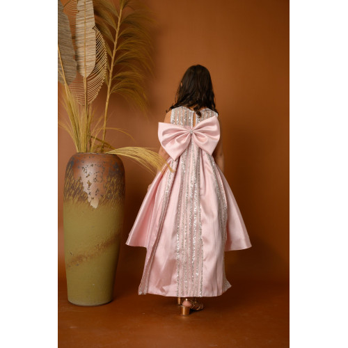 فستان بناتي سهرة إطلالة الأميرات ذيل مرصع وفيونكه من الخلف - M3570 فستان بناتي سهرة إطلالة الأميرات ذيل مرصع وفيونكه من الخلف - M3570