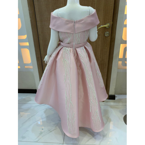 فستان بناتي سهرة 3 الوان بأكتاف مكشوفة بتصميم ملكي - M3609