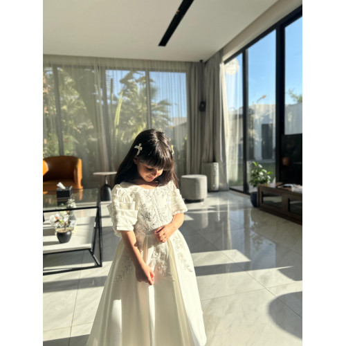 فستان سهرة بناتي تصميم أنيق باللون الأبيض مع تطريز فاخر - 805 فستان سهرة بناتي تصميم أنيق باللون الأبيض مع تطريز فاخر - 805